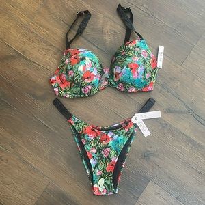 NWT Victoria’s Secret Bikini Floral Push-up 38C Large